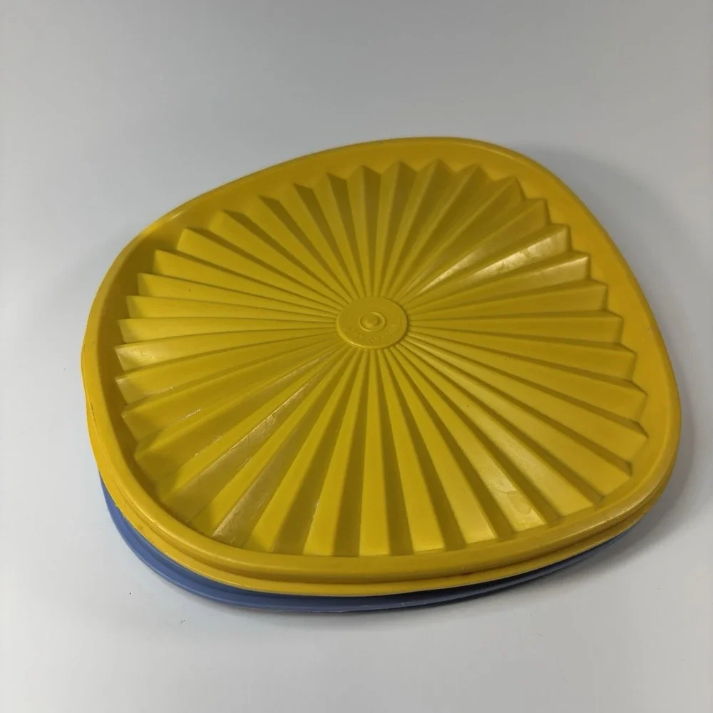 Vintage 70s Yellow Blue Square Tupperware Sunburst Lid 8